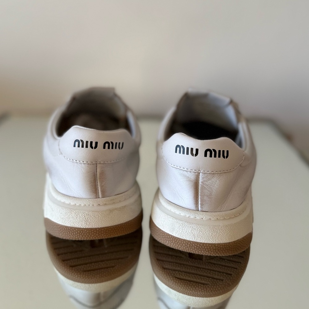 Like New MIU MIU LEATHER SNEAKERS $995 40 - Picture 8 of 9